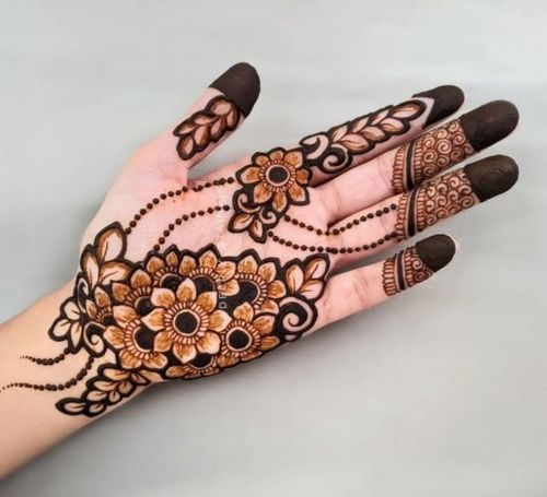 front hand simple mehndi design
