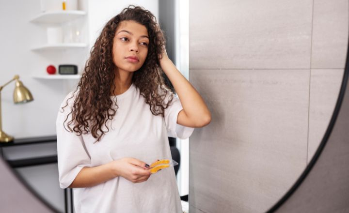 Curl Refresher Spray: What It Is, How It Works, and Why Curly Hair Loves It curl refresher spray frizz