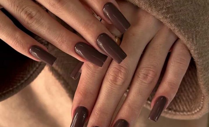 glossy solid color nails